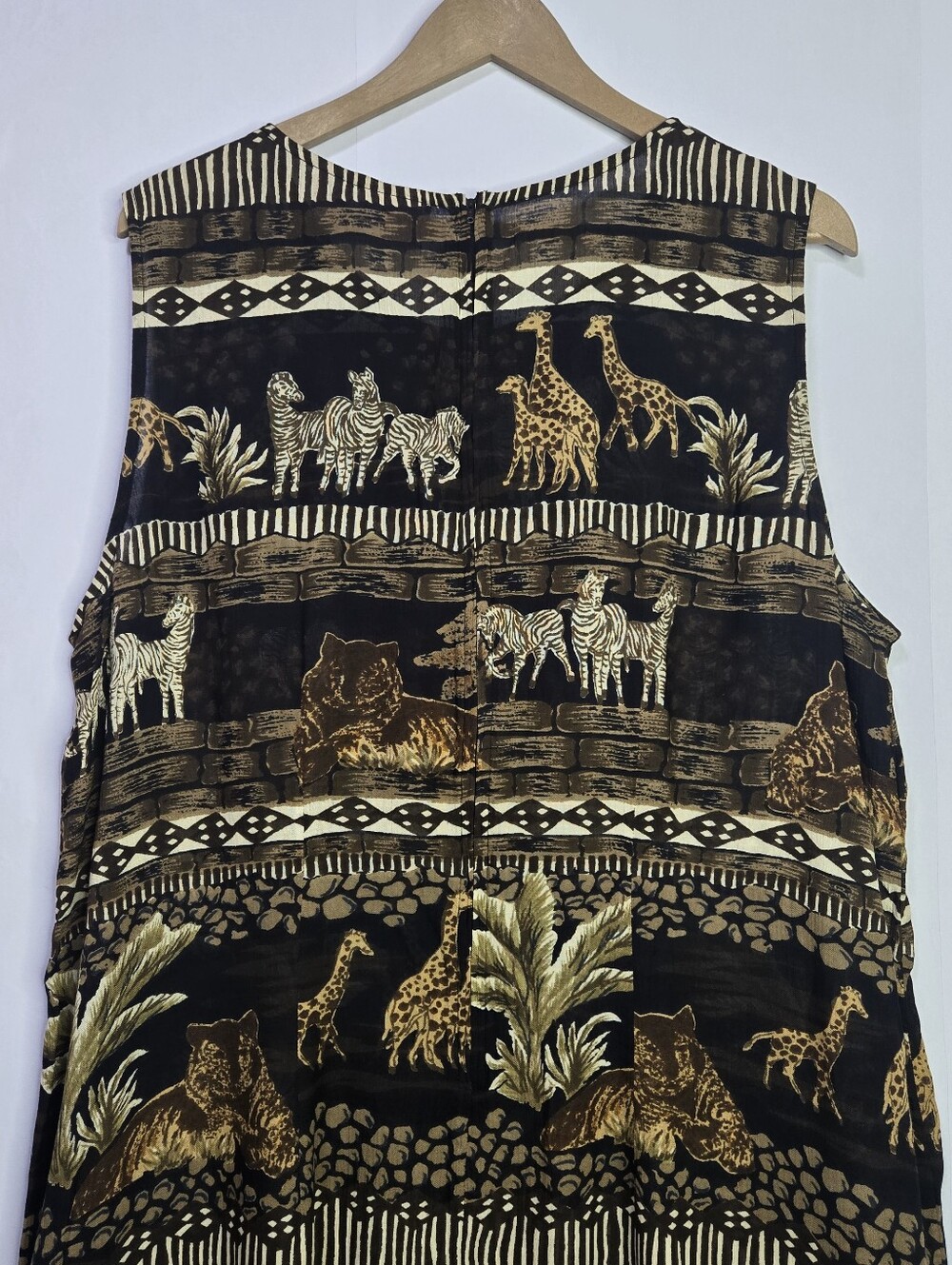 Premier Intern'l Size XL Sleeveless Animal Print maxi dress, Zipper & Slit Back - Picture 5 of 8